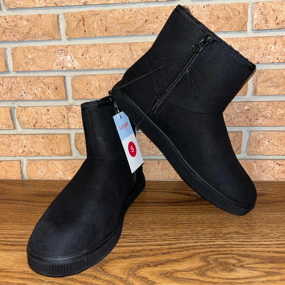 NWT Cat & Jack Kids Size 5 Ankle Boots